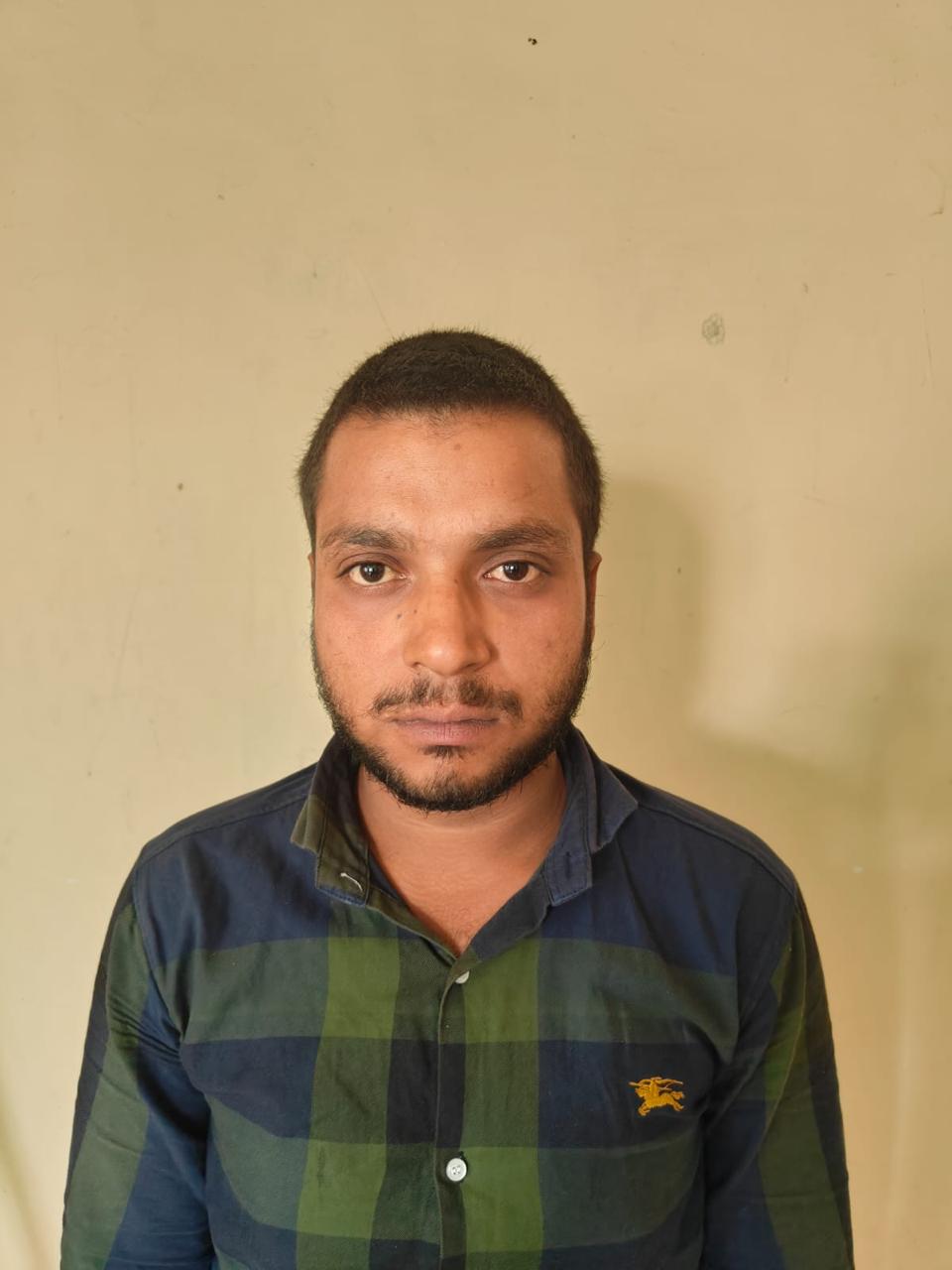 गिरफ्तार किया गया आरोपित गिरफ्तार किया गया आरोपित