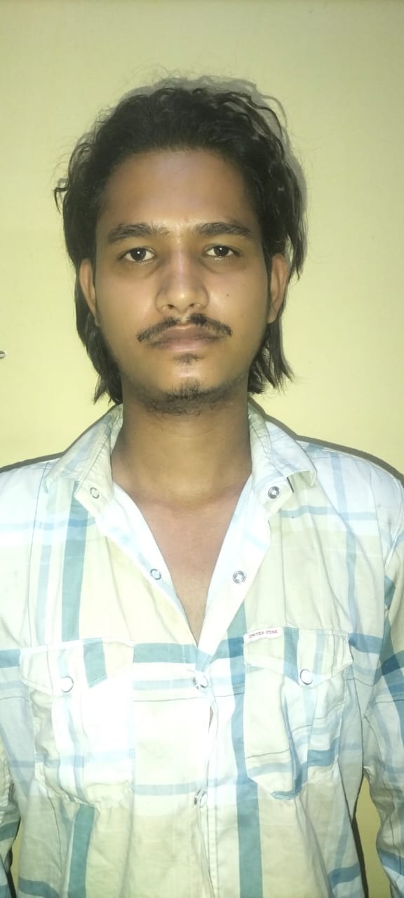 गिरफ्तार किया गया आरोपित गिरफ्तार किया गया आरोपित