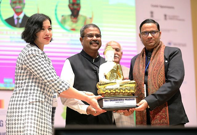 केन्द्रीय शिक्षा मंत्री धर्मेंद्र प्रधान मंगलवार को आईआईटी हैदराबाद में वैश्विक युवा वैज्ञानिकों के सम्मेलन में केन्द्रीय शिक्षा मंत्री धर्मेंद्र प्रधान मंगलवार को आईआईटी हैदराबाद में वैश्विक युवा वैज्ञानिकों के सम्मेलन में