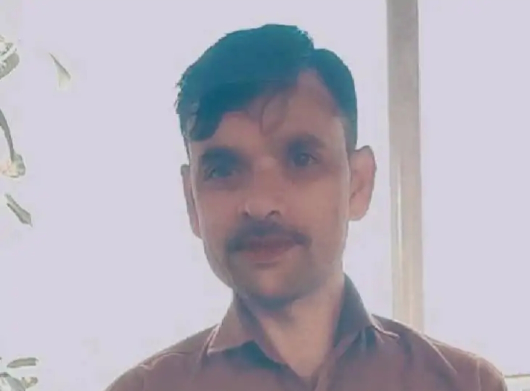 मृतक रमेश की फ़ाइल फोटो मृतक रमेश की फ़ाइल फोटो