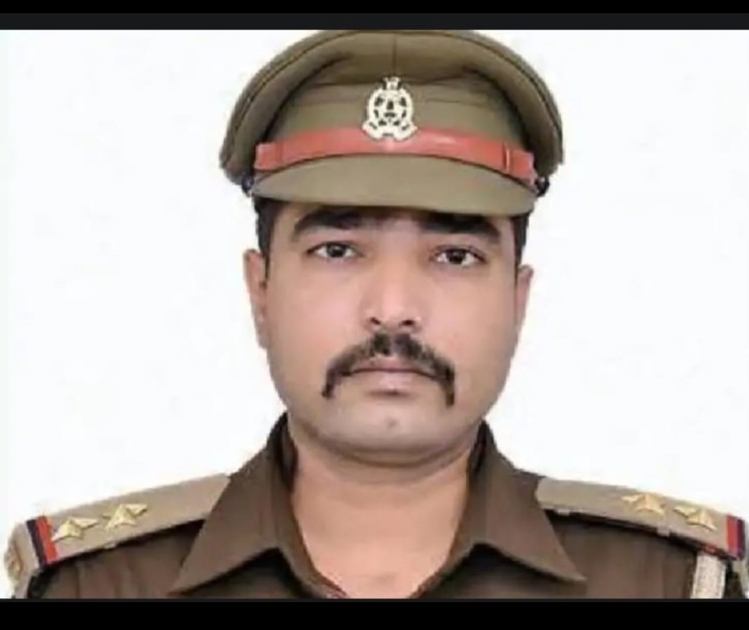 आरोपित दरोगा अभिनव चौधरी की फ़ाइल फोटो आरोपित दरोगा अभिनव चौधरी की फ़ाइल फोटो