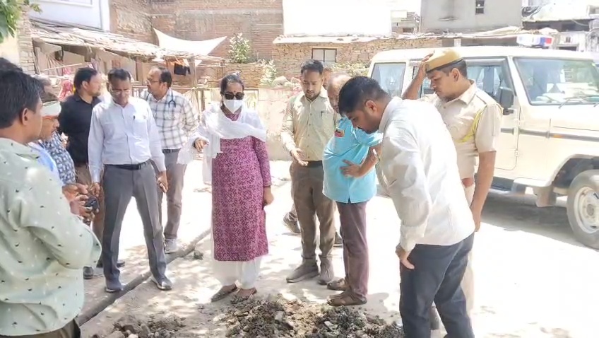 चित्तौड़गढ़ जिले के बेगूं में उल्टी व दस्त के रोगी सामने आने के बाद प्रशासन अलर्ट मोड़ पर। चित्तौड़गढ़ जिले के बेगूं में उल्टी व दस्त के रोगी सामने आने के बाद प्रशासन अलर्ट मोड़ पर।