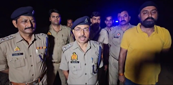 जानकारी देते एसपी सिटी जानकारी देते एसपी सिटी