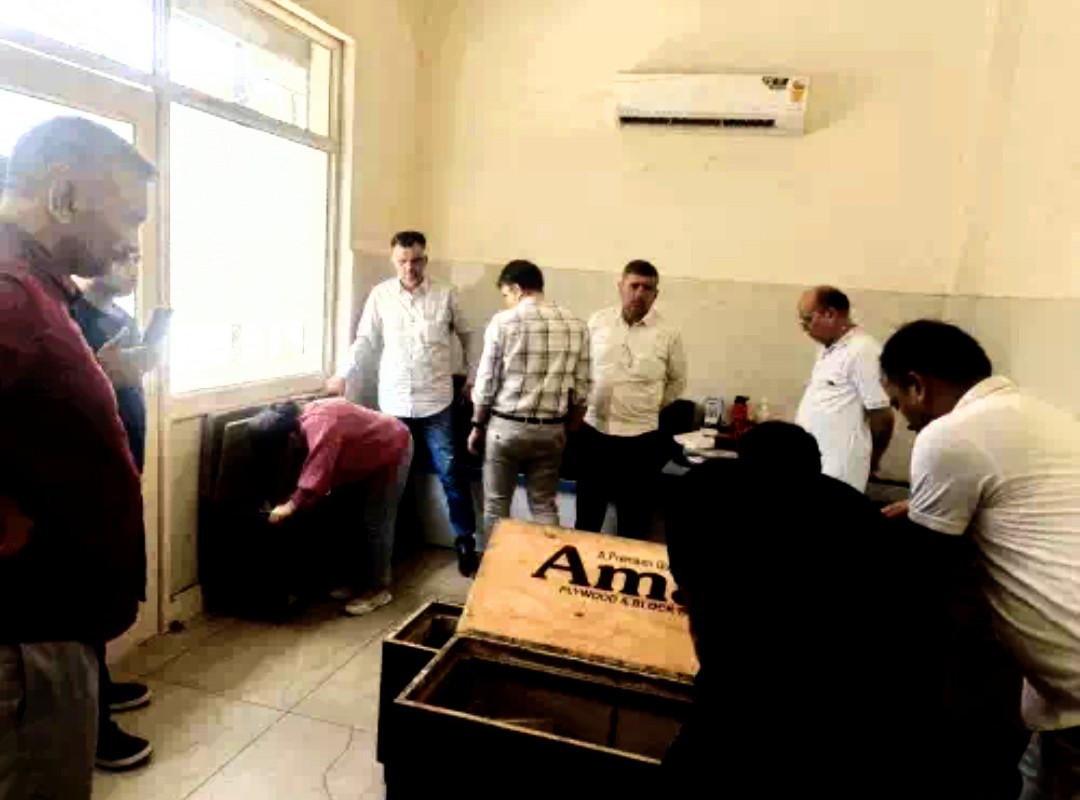पानीपत में चल रहे अवैध अस्पतालों में छाप डालते सीएम फ्लाइंग व स्वास्थ्य विभाग की टीम पानीपत में चल रहे अवैध अस्पतालों में छाप डालते सीएम फ्लाइंग व स्वास्थ्य विभाग की टीम