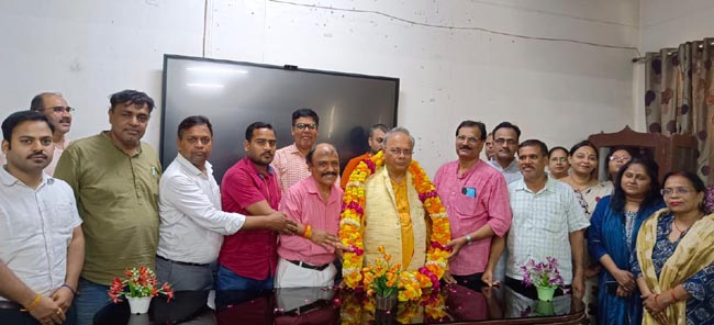 कुलपति का अभिनंदन कुलपति का अभिनंदन