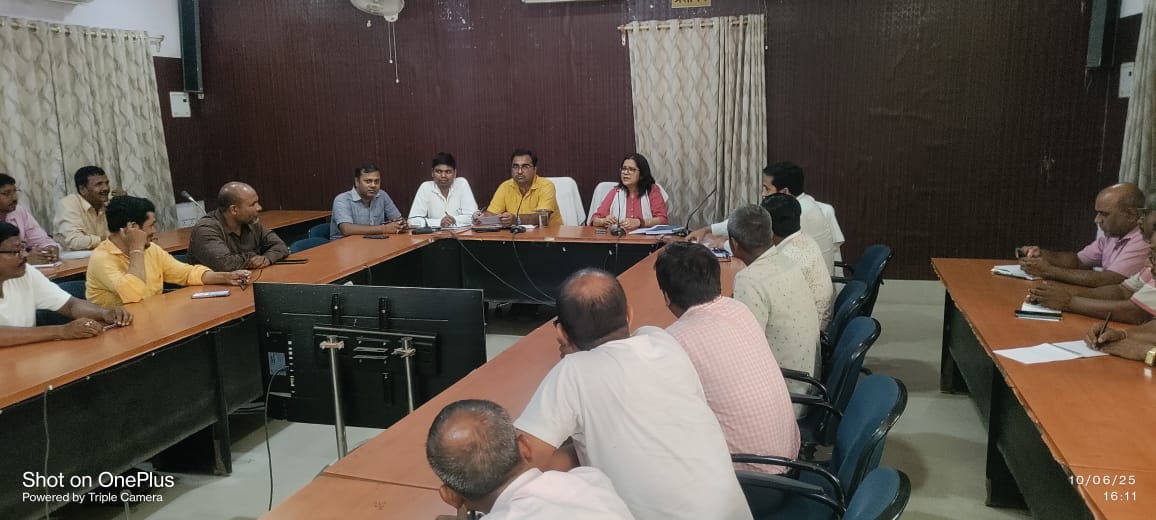 उप विकास आयुक्त ने सभी बीएलओ के साथ निर्वाचन से संबंधित कार्यों की समीक्षा बैठक, दिए कई दिशा निर्देश उप विकास आयुक्त ने सभी बीएलओ के साथ निर्वाचन से संबंधित कार्यों की समीक्षा बैठक, दिए कई दिशा निर्देश