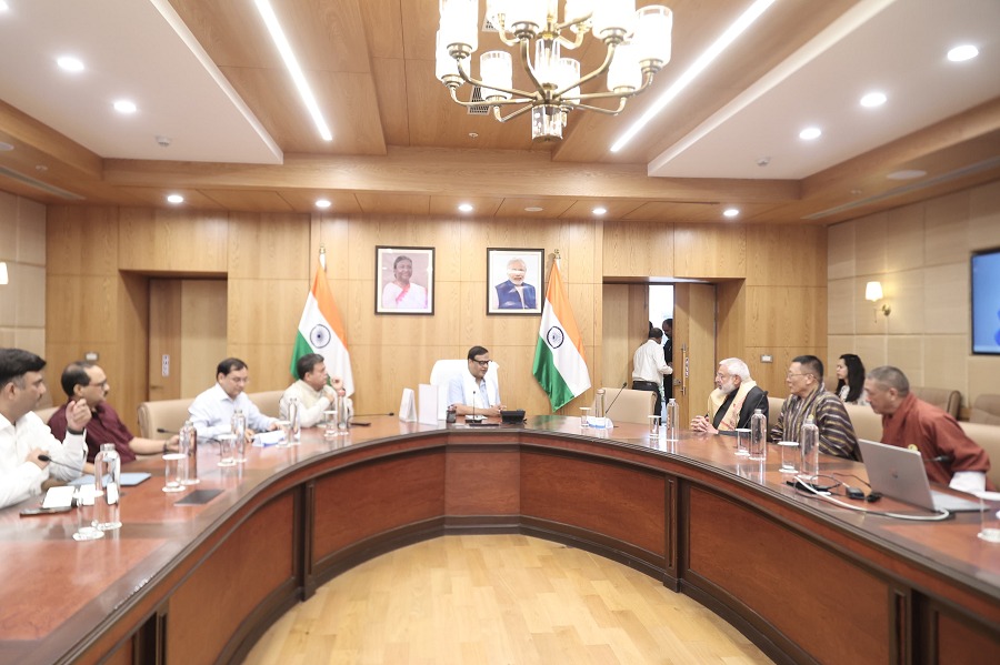 असम के मुख्यमंत्री डॉ हिमंत बिस्व सरमा से मिल रहे भूटान के जीएमसीपी के प्रतिनिधिमंडल की तस्वीर। असम के मुख्यमंत्री डॉ हिमंत बिस्व सरमा से मिल रहे भूटान के जीएमसीपी के प्रतिनिधिमंडल की तस्वीर।