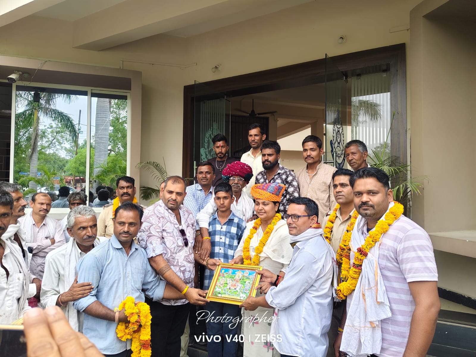 उज्जैन से किया दस्तयाब, नागरिकों ने पुलिस का किया स्वागत उज्जैन से किया दस्तयाब, नागरिकों ने पुलिस का किया स्वागत
