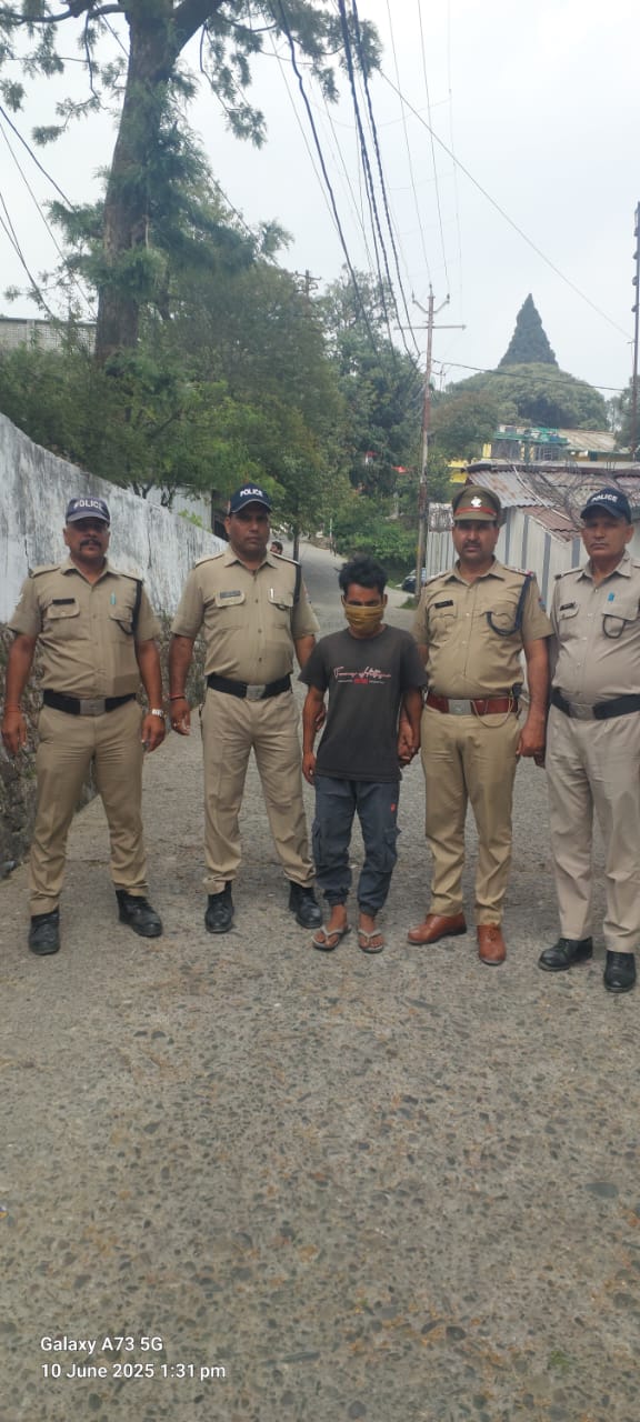 पोकलेंड मशीन के ऑपरेटर को पौड़ी पुलिस ने किया गिरफ्तार पोकलेंड मशीन के ऑपरेटर को पौड़ी पुलिस ने किया गिरफ्तार