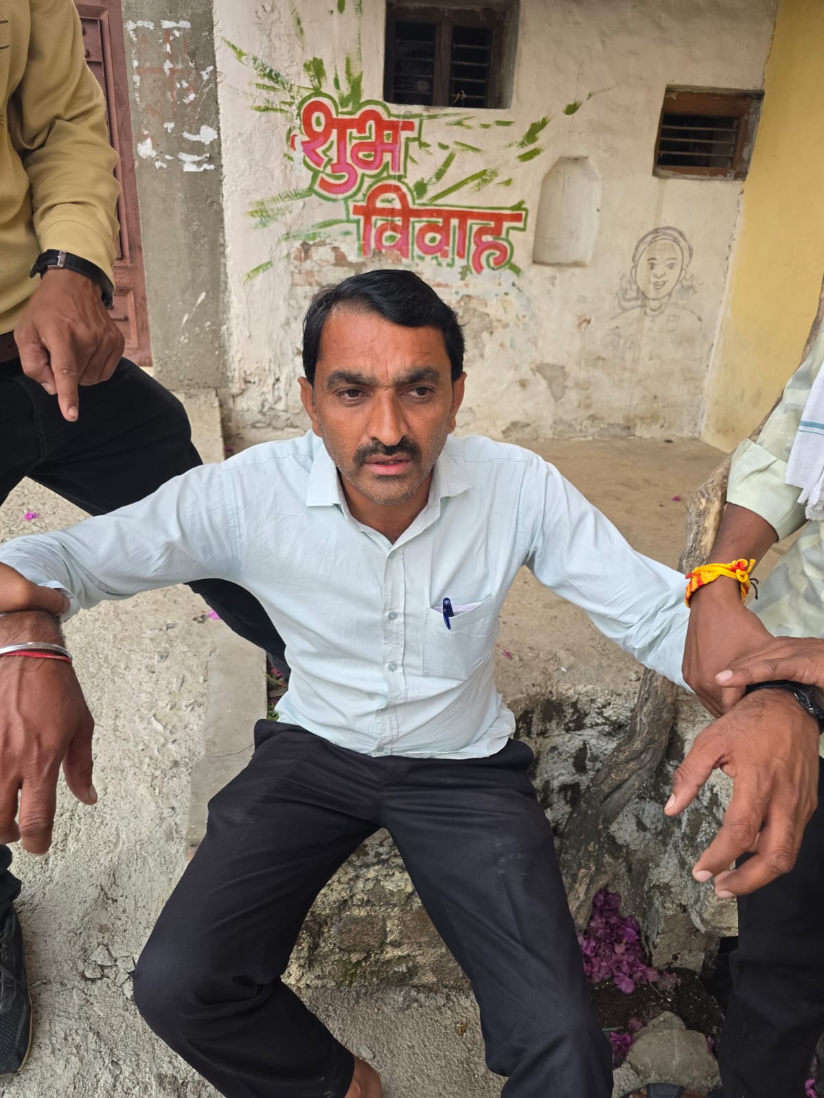 पंचायत सचिव 10 हजार की रिश्वत लेते पकड़ाया पंचायत सचिव 10 हजार की रिश्वत लेते पकड़ाया