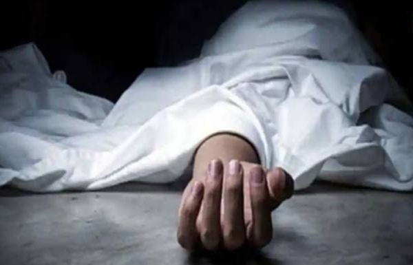 संदिग्ध परिस्थितियों में युवती की मौत, परिजन में मचा कोहराम संदिग्ध परिस्थितियों में युवती की मौत, परिजन में मचा कोहराम