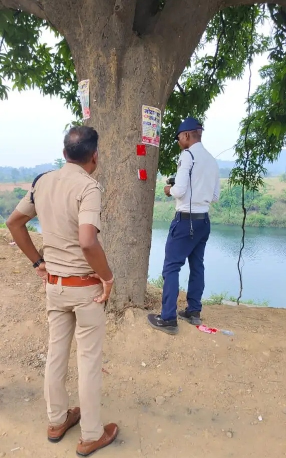 लाइट रिफ्लेक्टर लाते हुए लाइट रिफ्लेक्टर लाते हुए