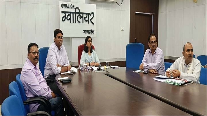 वीडियो कॉन्फ्रेंसिंग के माध्यम से राजस्व प्रकरणों की समीक्षा वीडियो कॉन्फ्रेंसिंग के माध्यम से राजस्व प्रकरणों की समीक्षा