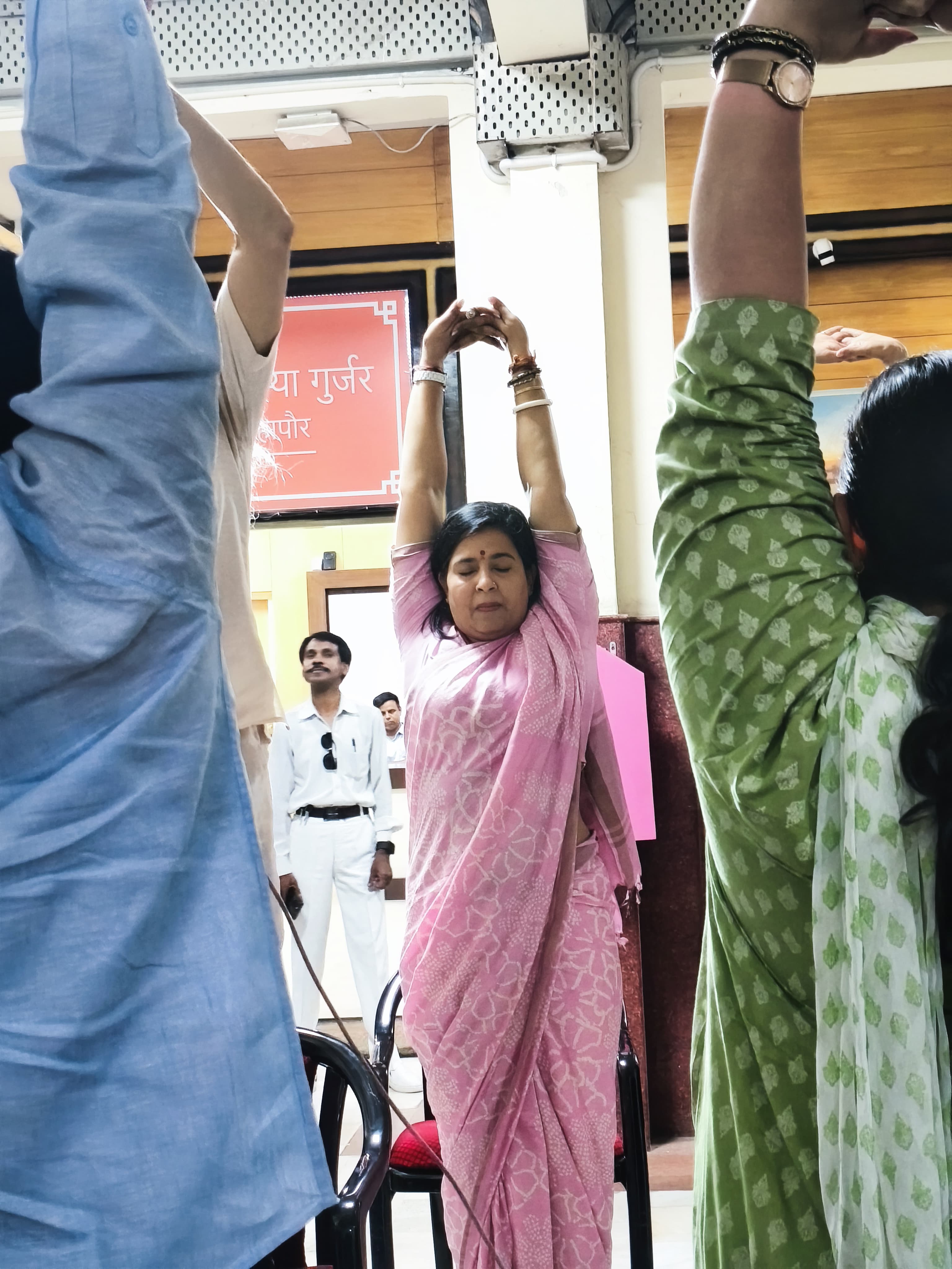 योग महोत्सव:नगर निगम ग्रेटर मुख्यालय पर अधिकारियों और कर्मचारियों ने किया योगाभ्यास योग महोत्सव:नगर निगम ग्रेटर मुख्यालय पर अधिकारियों और कर्मचारियों ने किया योगाभ्यास