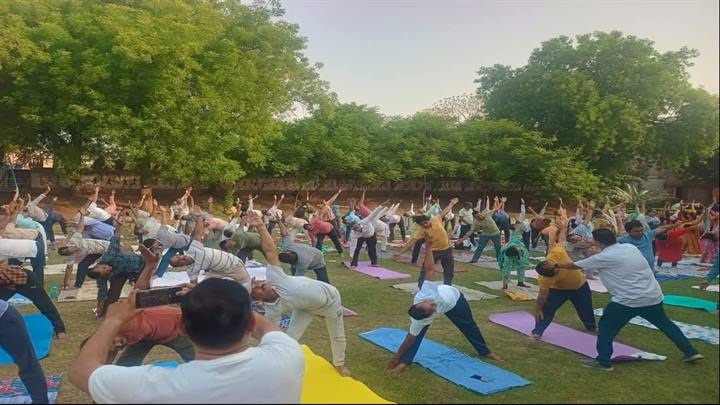 ग्वालियरः विश्व योग दिवस की तैयारी के सिलसिले में प्रशिक्षण जारी ग्वालियरः विश्व योग दिवस की तैयारी के सिलसिले में प्रशिक्षण जारी