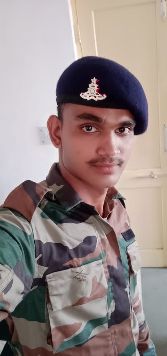 सेना के जवान चंदन साहू। सेना के जवान चंदन साहू।