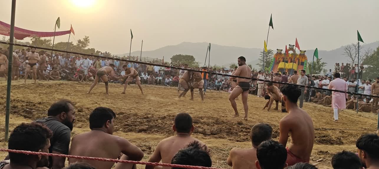 सोली के प्लख गांव में भव्य छिंज मेला आयोजित, गोरव अजनाला बने दंगल के विजेता सोली के प्लख गांव में भव्य छिंज मेला आयोजित, गोरव अजनाला बने दंगल के विजेता