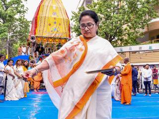 ममता बनर्जी द्वारा रथ यात्रा की व्यवस्था की समीक्षा ममता बनर्जी द्वारा रथ यात्रा की व्यवस्था की समीक्षा