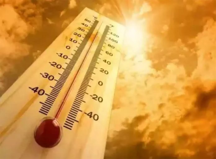 जम्मू संभाग के कई हिस्सों में पड़ रही भीषण गर्मी, सांबा में सबसे अधिक 44 डिग्री सेल्सियस तापमान दर्ज जम्मू संभाग के कई हिस्सों में पड़ रही भीषण गर्मी, सांबा में सबसे अधिक 44 डिग्री सेल्सियस तापमान दर्ज