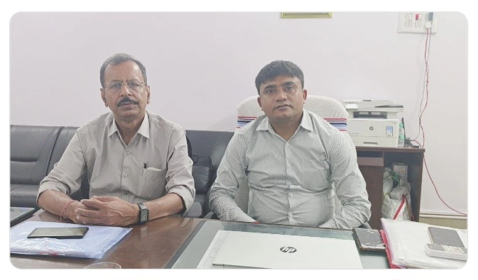 वाद का निपटारा करते अध्यक्ष वाद का निपटारा करते अध्यक्ष