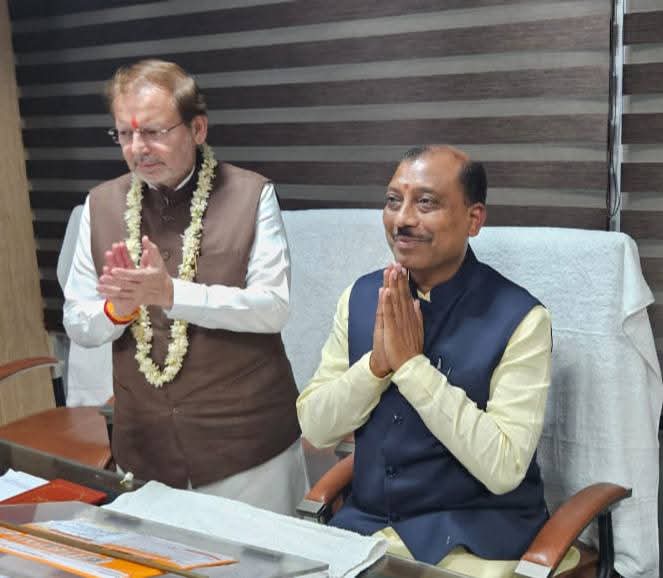 गुरुग्राम के राम अवतार चेयरमैन का कार्यभार संभालते हुए गुरुग्राम के राम अवतार चेयरमैन का कार्यभार संभालते हुए