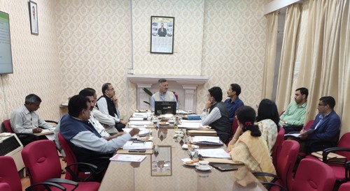 नगर नियोजन एवं शहरी विकास मंत्री राजेश धर्माणी बैठक के दाैरान नगर नियोजन एवं शहरी विकास मंत्री राजेश धर्माणी बैठक के दाैरान