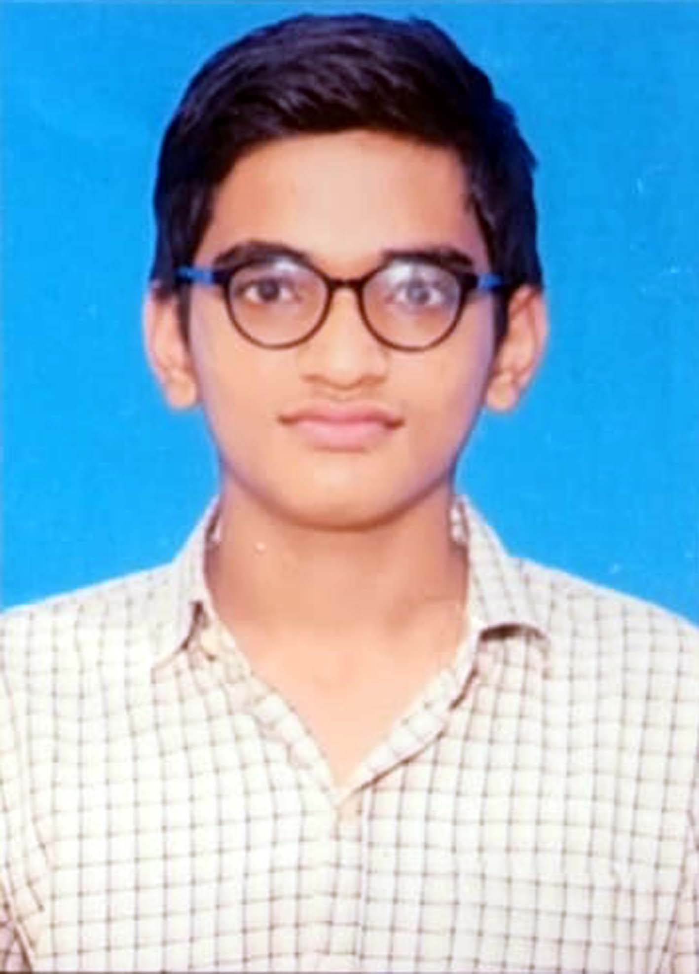 जेईई एडवांस 2025 में 3722वीं रैंक हासिल करने वाला युवा विपुल लांबा। जेईई एडवांस 2025 में 3722वीं रैंक हासिल करने वाला युवा विपुल लांबा।