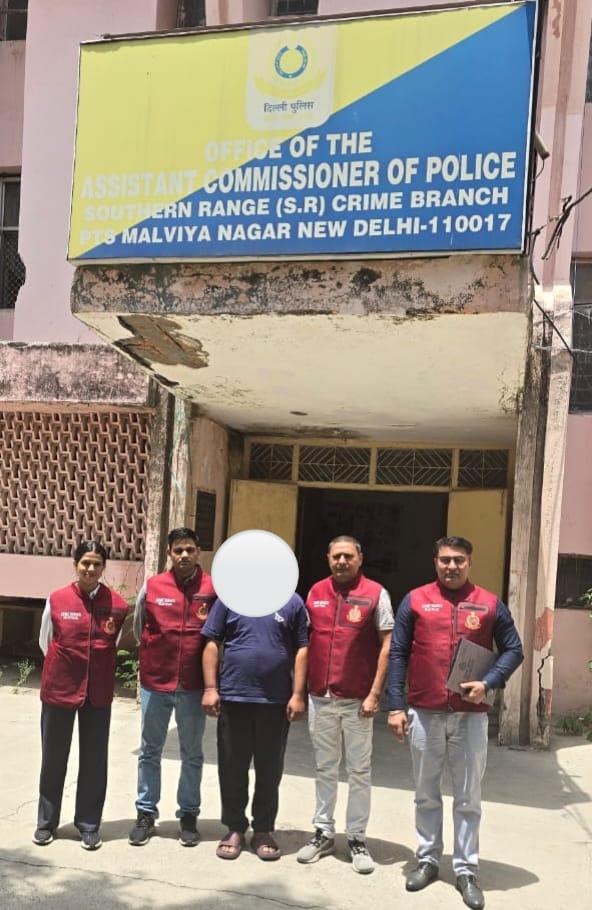 क्राइम ब्रांच द्वारा गिरफ्तार आरोपित संजय की फोटो क्राइम ब्रांच द्वारा गिरफ्तार आरोपित संजय की फोटो
