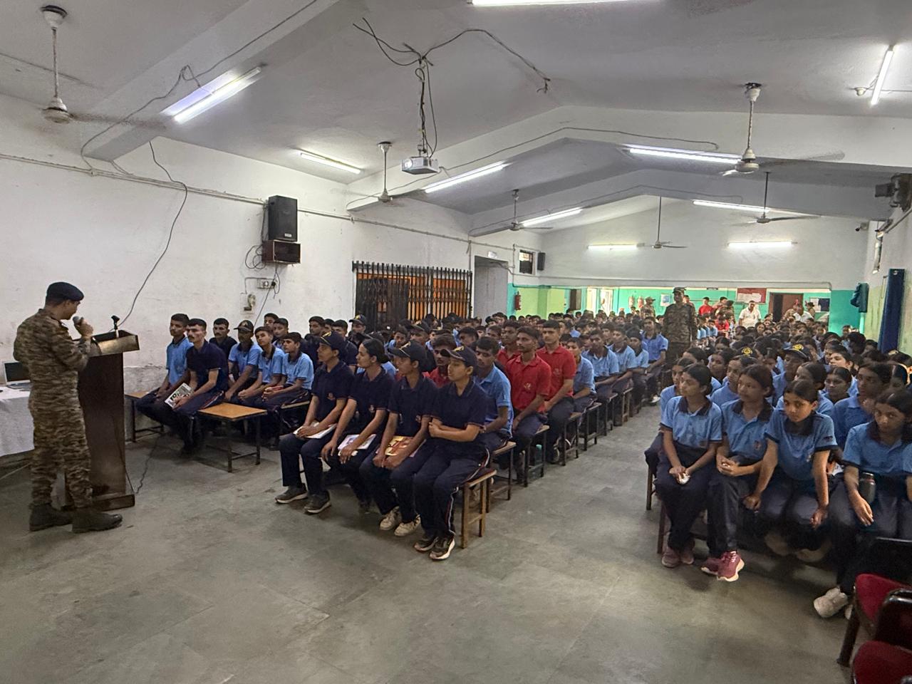 सेना में भर्ती के लिए कैडेट्स को दिया मार्गदर्शन सेना में भर्ती के लिए कैडेट्स को दिया मार्गदर्शन