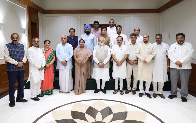 पीएम मोदी ने दिल्ली BJP सांसदों और विधायकों से की मुलाकात