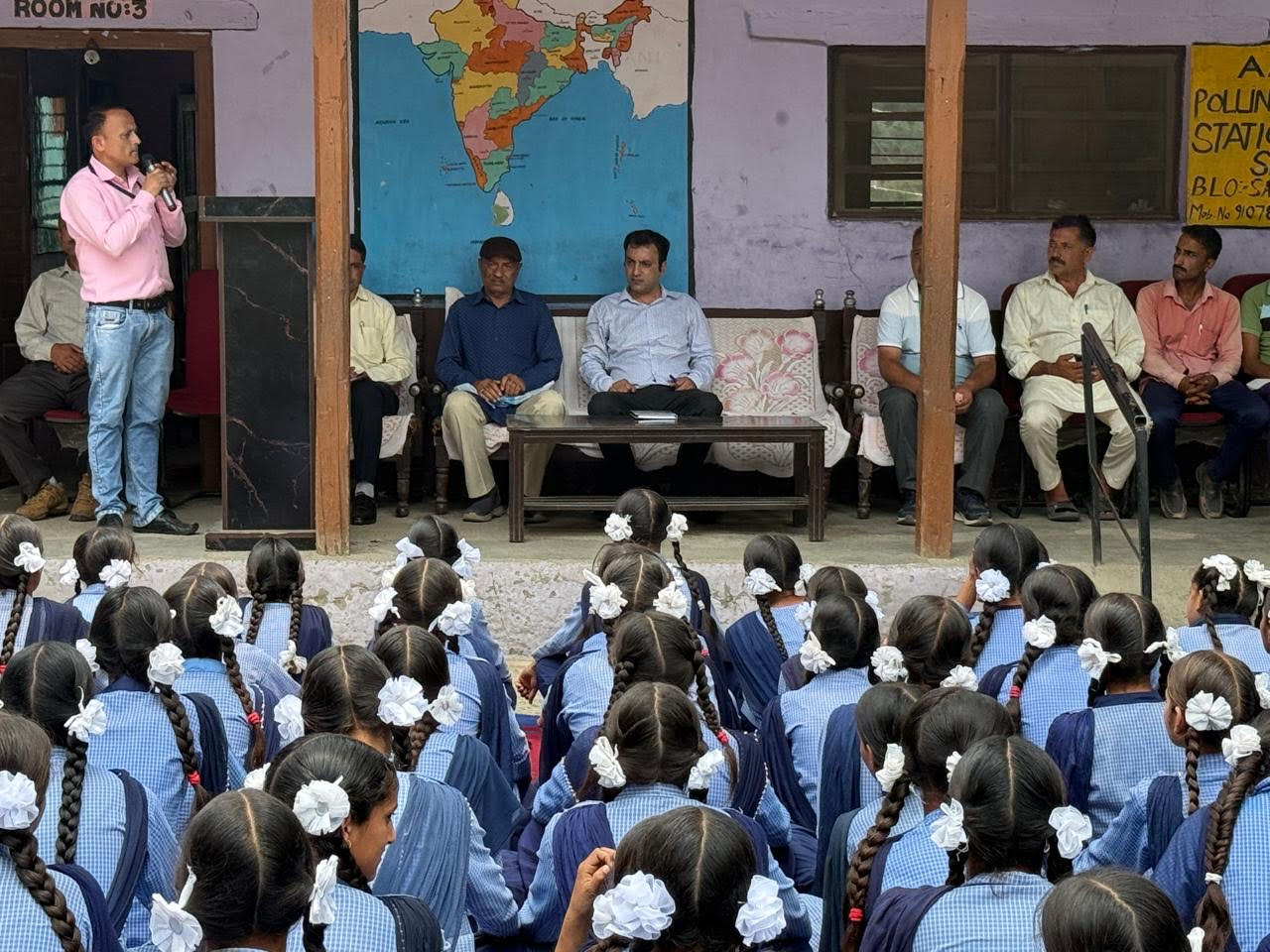 SDM Bani visited Sitti Panchayat and heard the complaints of the people, assured redressal SDM Bani visited Sitti Panchayat and heard the complaints of the people, assured redressal