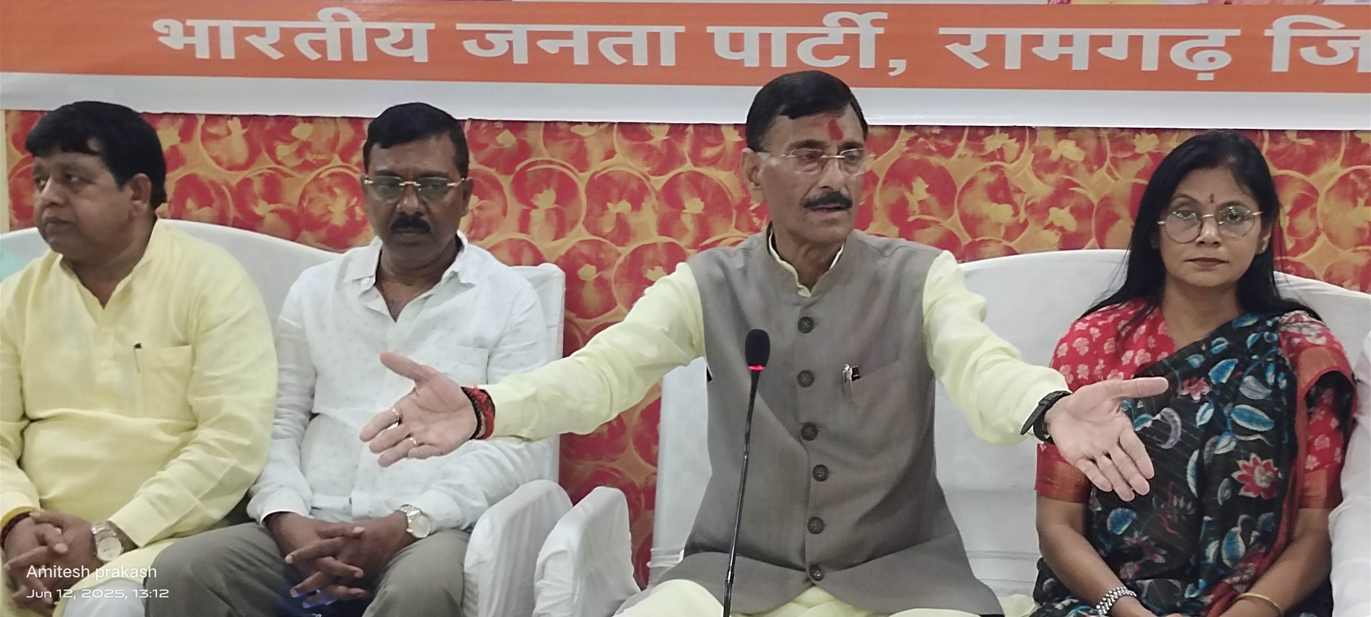 कार्यक्रम में रक्षा राज्य मंत्री संजय सेठ कार्यक्रम में रक्षा राज्य मंत्री संजय सेठ
