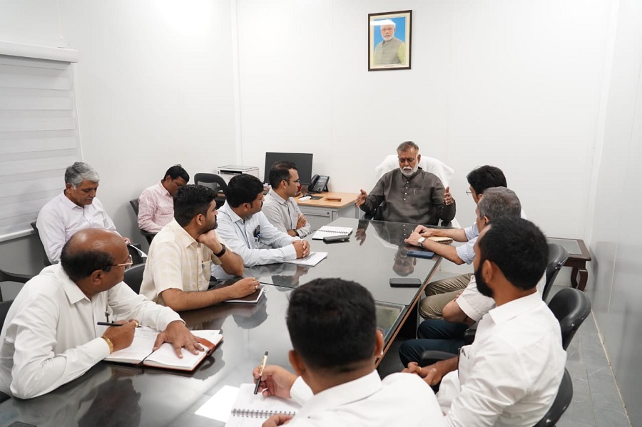 मंत्री प्रहलाद सिंह पटेल से महाराष्ट्र के अधिकारियों ने की भेंट मंत्री प्रहलाद सिंह पटेल से महाराष्ट्र के अधिकारियों ने की भेंट