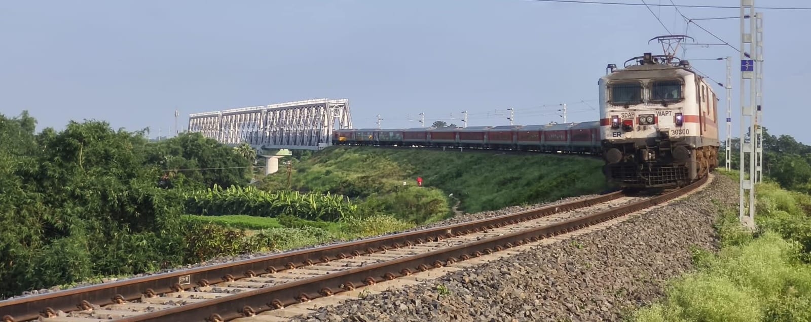 पूर्वोत्तर सीमा रेलवे द्वारा जारी तस्वीर। पूर्वोत्तर सीमा रेलवे द्वारा जारी तस्वीर।