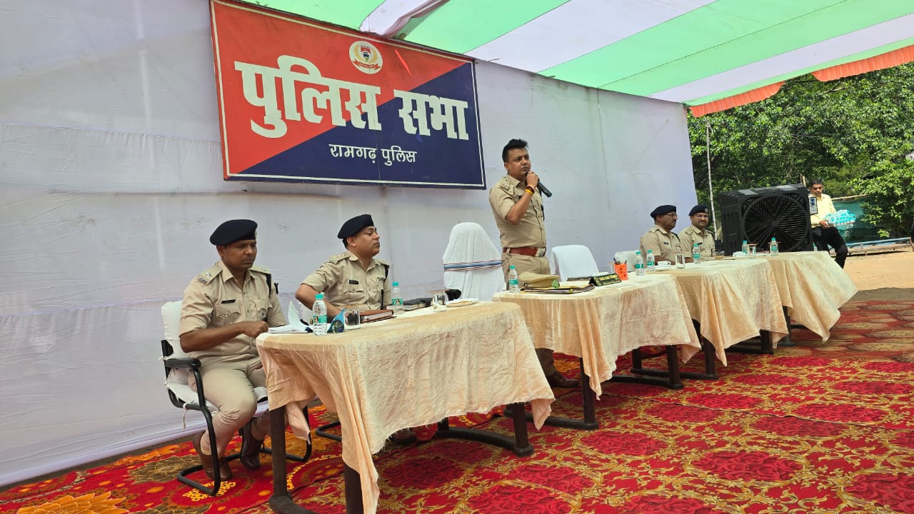 संबोधित करते एसपी संबोधित करते एसपी