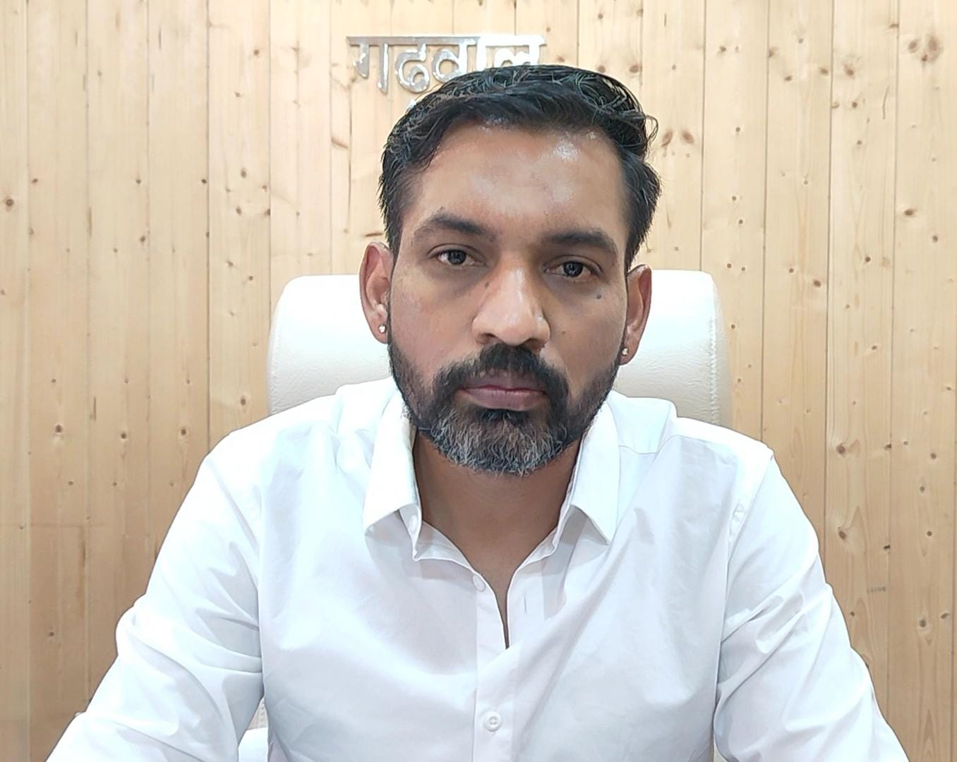 जिलाधिकारी डॉक्टर आशीष चौहान फाइल फोटो जिलाधिकारी डॉक्टर आशीष चौहान फाइल फोटो
