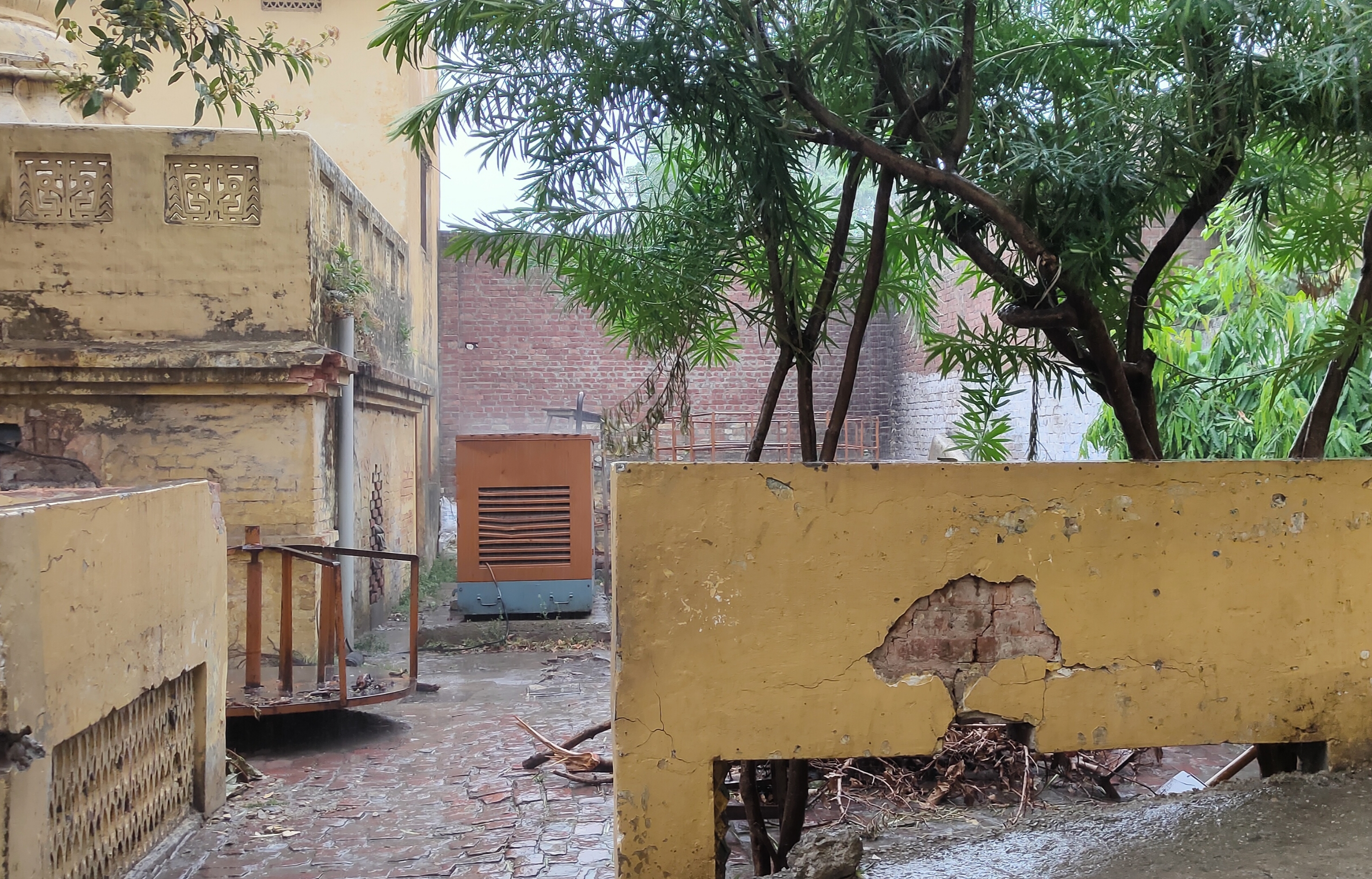 गुरुवार को मुरादाबाद में जीएमडी रोड पर पड़ती तेज बारिश। गुरुवार को मुरादाबाद में जीएमडी रोड पर पड़ती तेज बारिश।