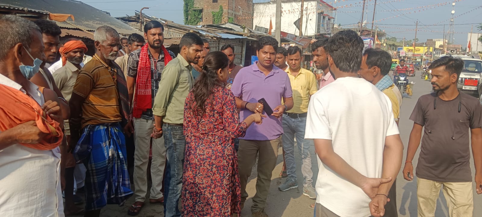 धमदाहा बाजार में एसडीओ धमदाहा बाजार में एसडीओ