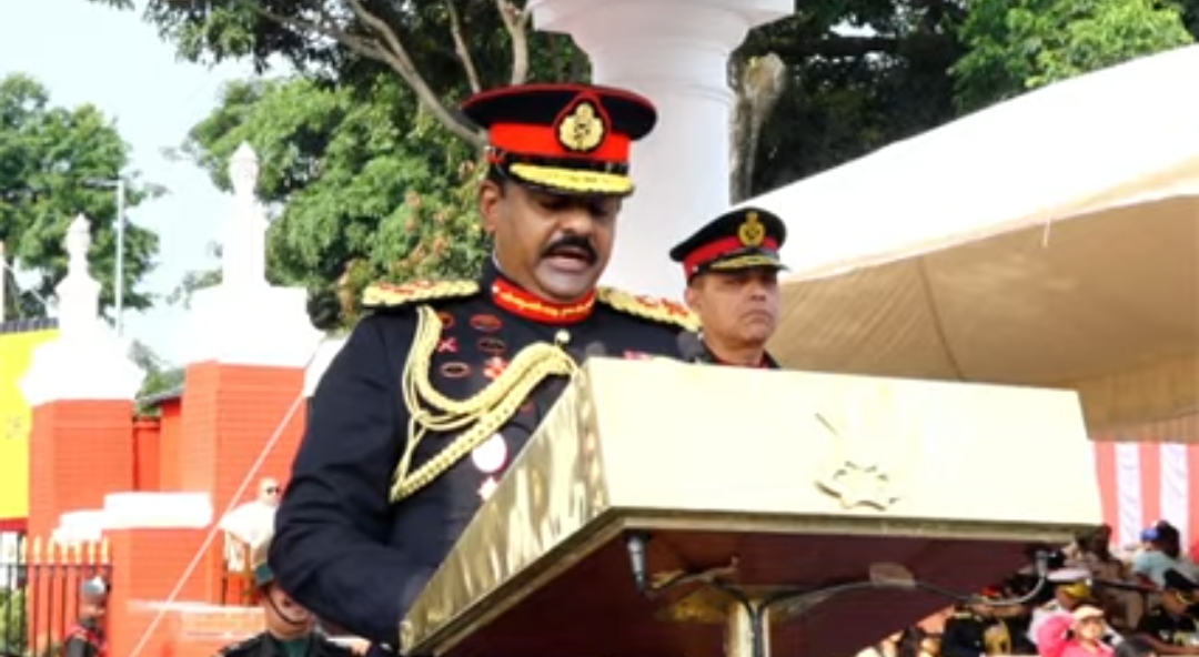 समारोह के मुख्य अतिथि श्रीलंका सेना के कमांडर लेफ्टिनेंट जनरल बीकेजीएम लसंथा रोड्रिगो देहरादून आईएमए। समारोह के मुख्य अतिथि श्रीलंका सेना के कमांडर लेफ्टिनेंट जनरल बीकेजीएम लसंथा रोड्रिगो देहरादून आईएमए।