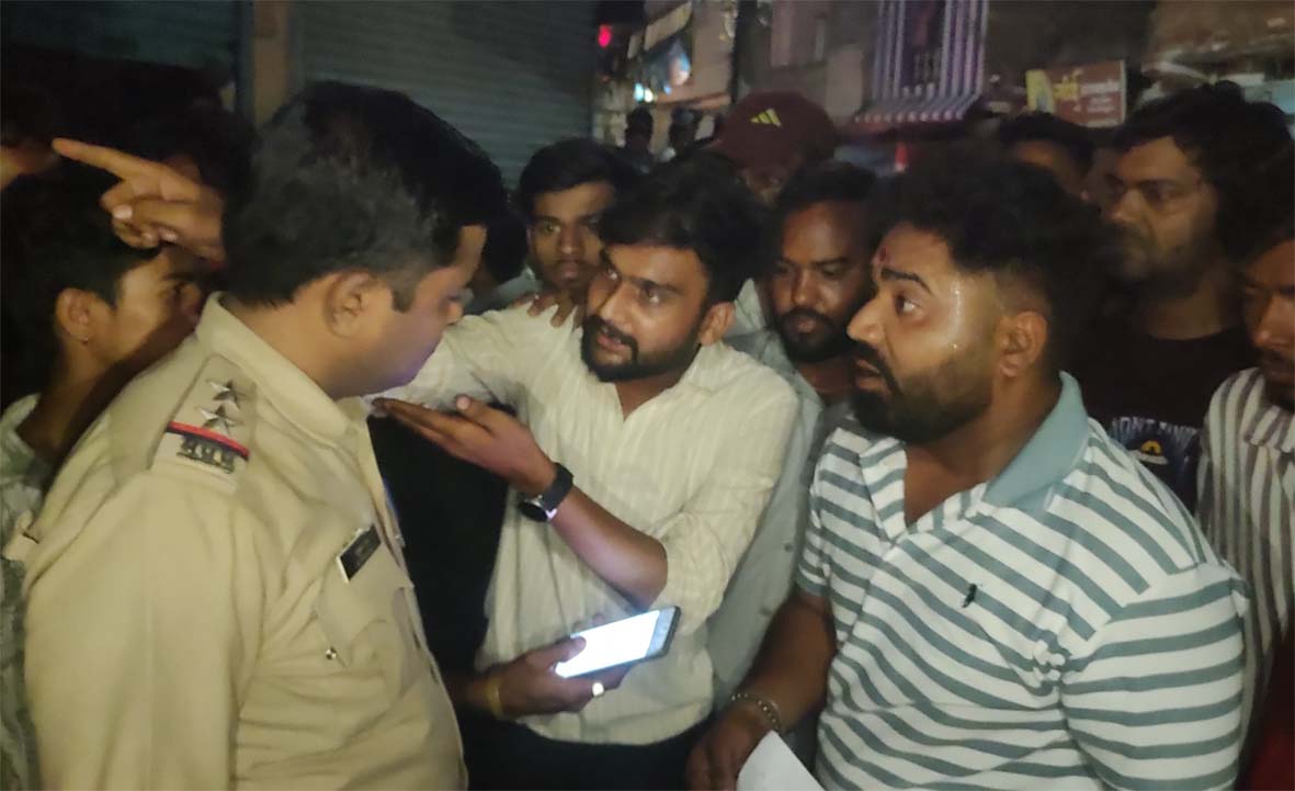 कटौती के खिलाफ कटौती के खिलाफ