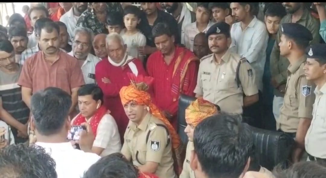 अंतर्राज्यीय गिरोह के तीन सदस्य गिरफ्तार अंतर्राज्यीय गिरोह के तीन सदस्य गिरफ्तार