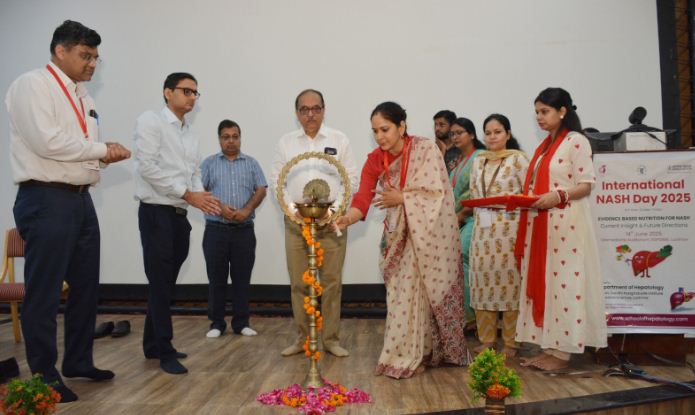 कार्यशाला का शुभारम्भ करते डा.आर.के.धीमान कार्यशाला का शुभारम्भ करते डा.आर.के.धीमान