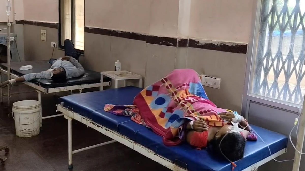 मृतक बच्चों के माता -पिता का अस्पताल में इलाज जारी मृतक बच्चों के माता -पिता का अस्पताल में इलाज जारी