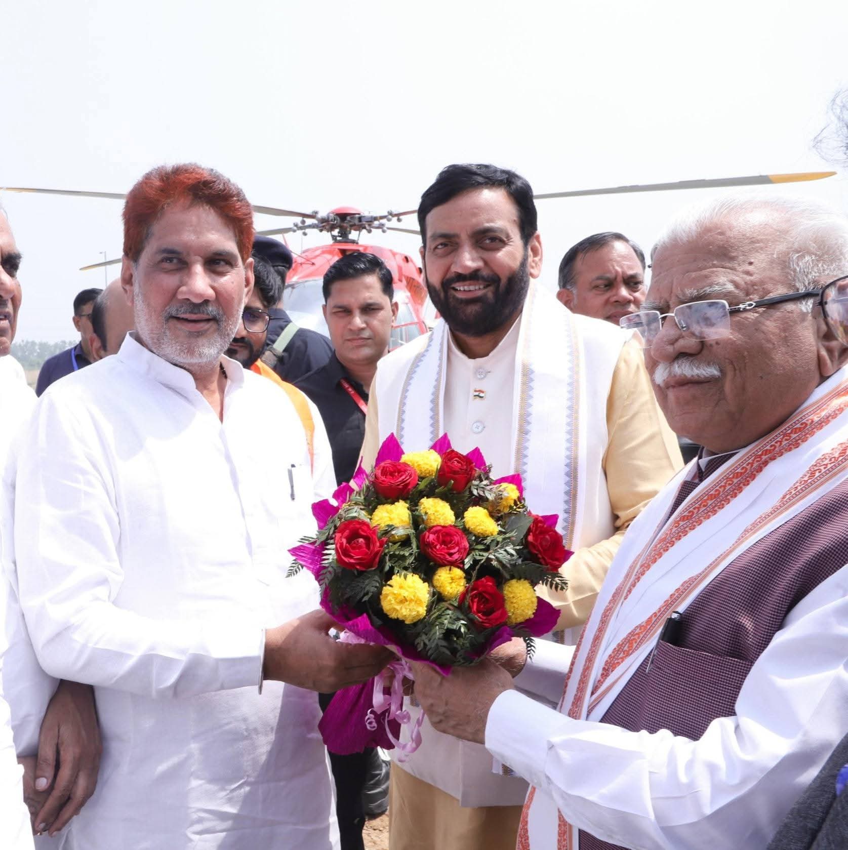 गोरखपुर अणु परियोजना का अवलोकन करते हुए मुख्यमंत्री सैनी व केंद्रीय मंत्री खट्टर गोरखपुर अणु परियोजना का अवलोकन करते हुए मुख्यमंत्री सैनी व केंद्रीय मंत्री खट्टर