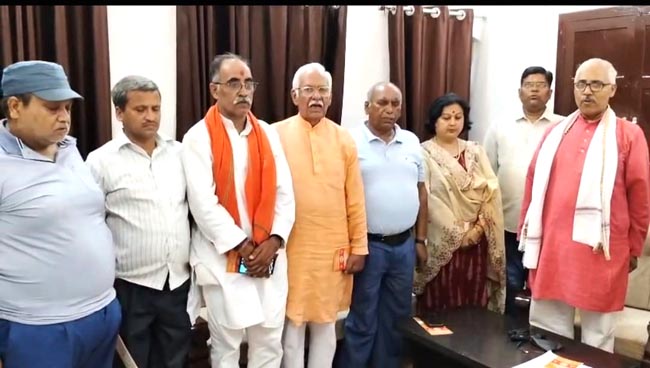 शोक व्यक्त करते शोक व्यक्त करते