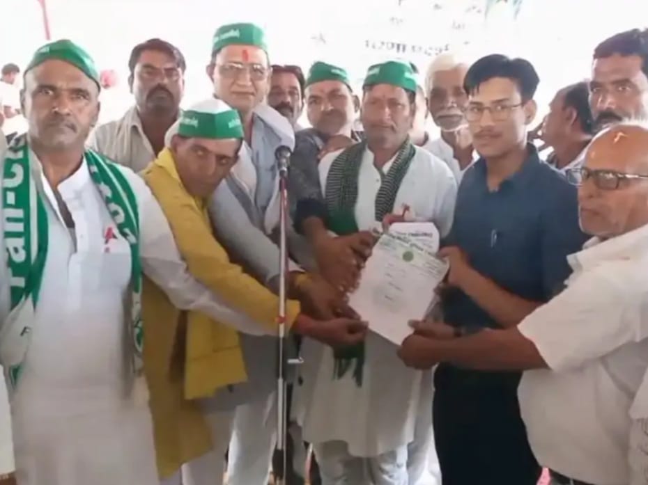विभिन्न मांगों को लेकर किया धरना प्रदर्शन,सौंपा ज्ञापन विभिन्न मांगों को लेकर किया धरना प्रदर्शन,सौंपा ज्ञापन