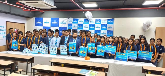 टीचर्स व बच्चे टीचर्स व बच्चे