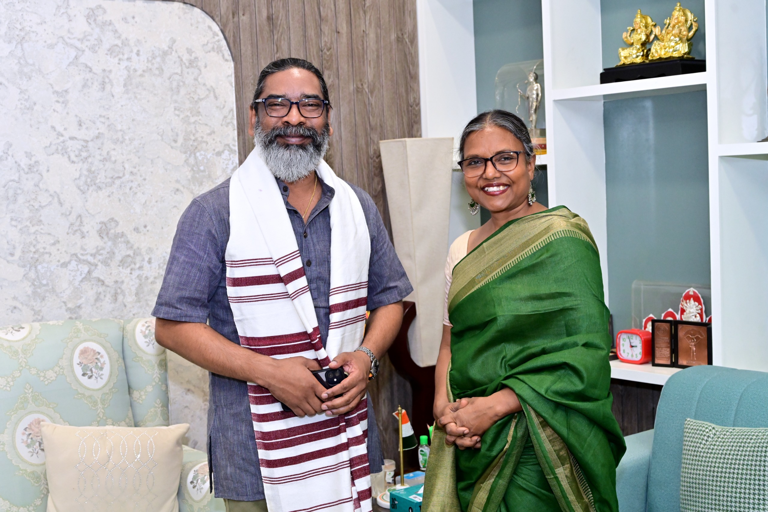 मुख्यमंत्री सहित अन्य मुख्यमंत्री सहित अन्य
