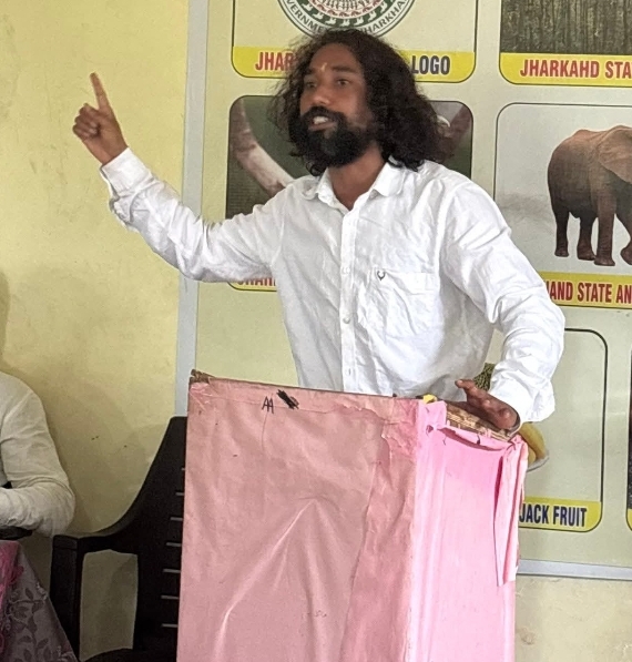जे एल के एम नेता देवेंद्रनाथ महतो की फाइल फोटो जे एल के एम नेता देवेंद्रनाथ महतो की फाइल फोटो