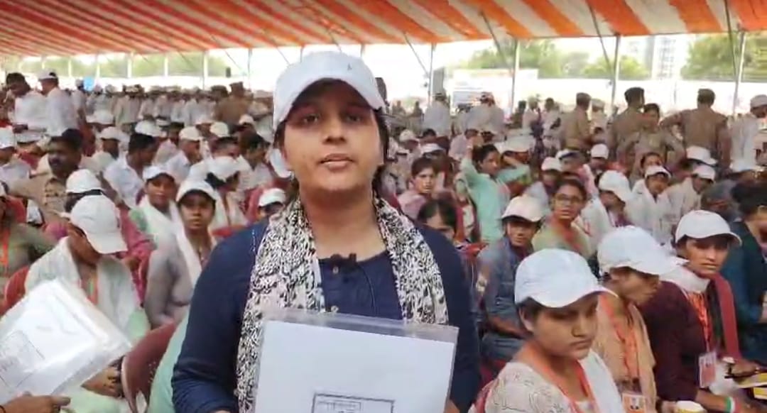 लवी चौहान बरेली लवी चौहान बरेली